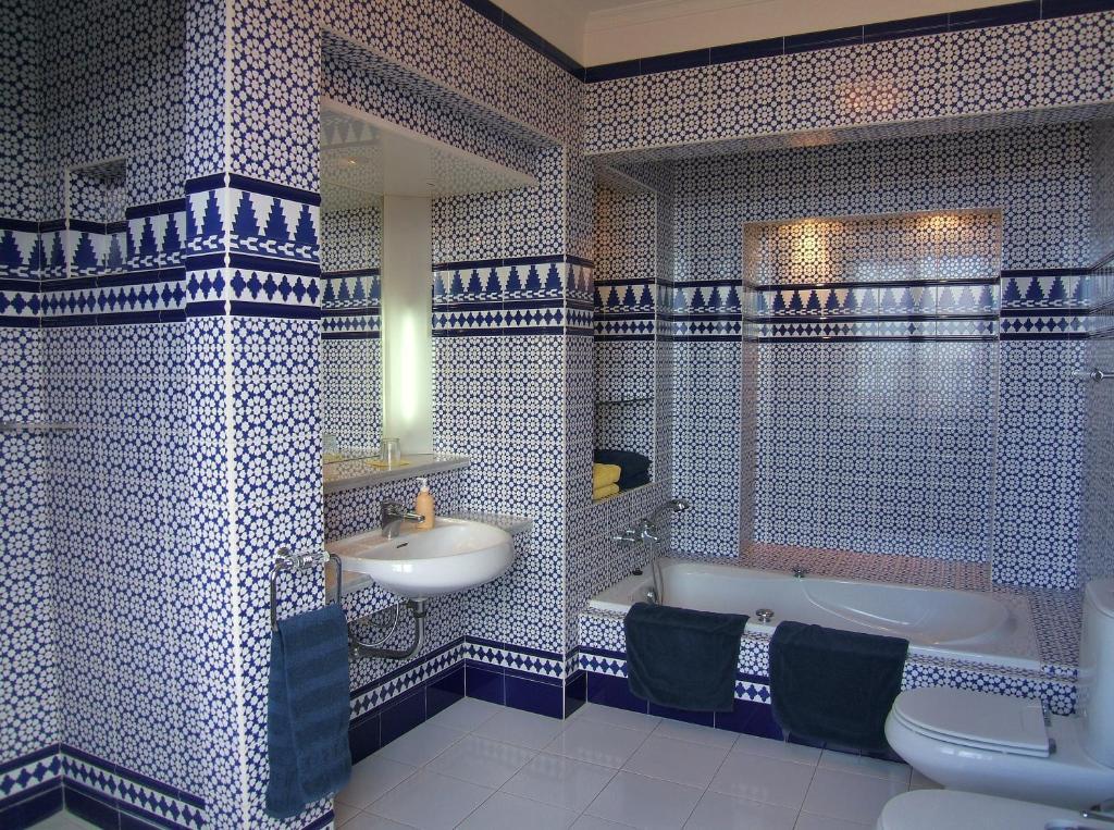 Alhambra Hotel