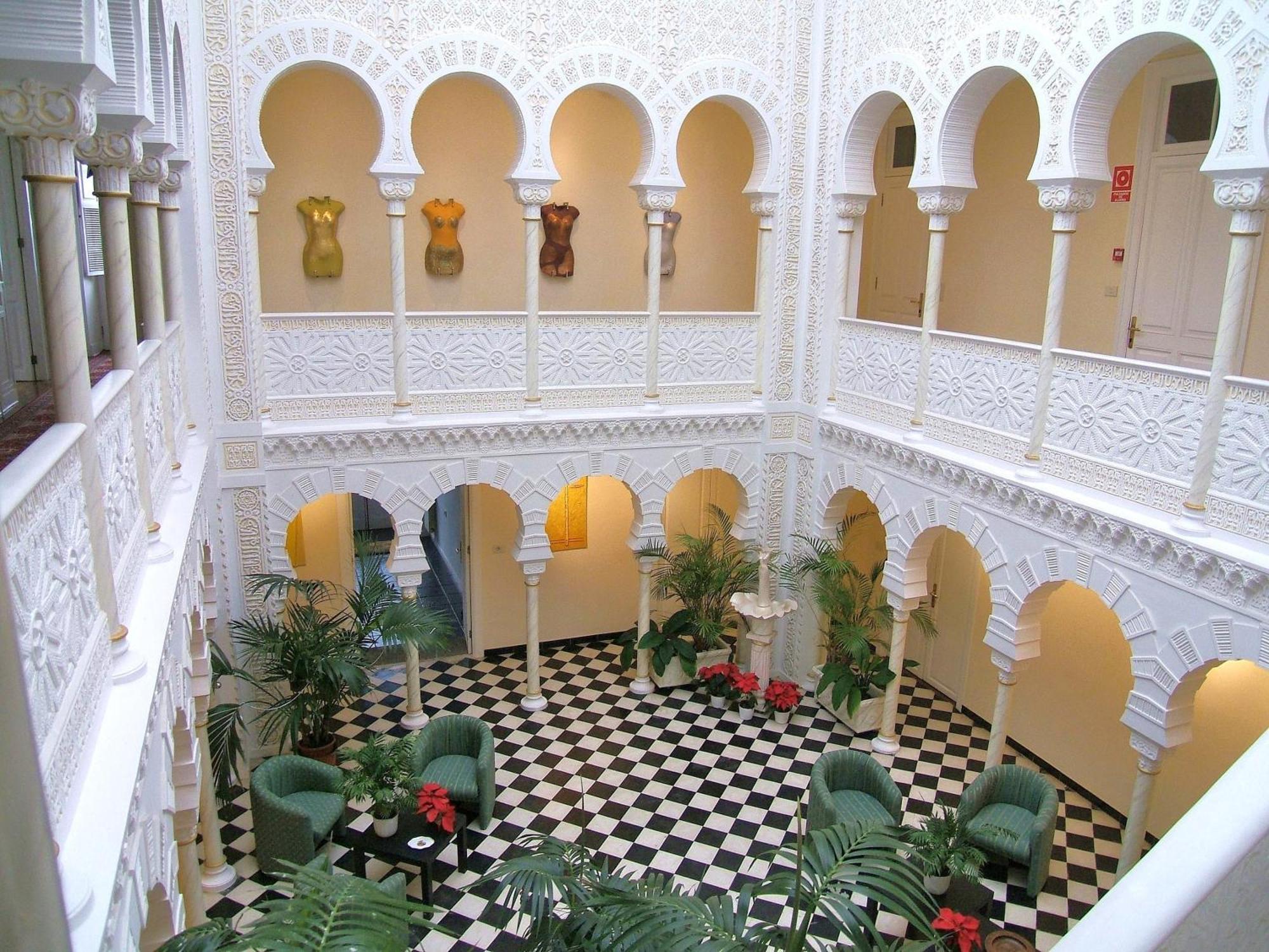 Hotel Alhambra 2*
